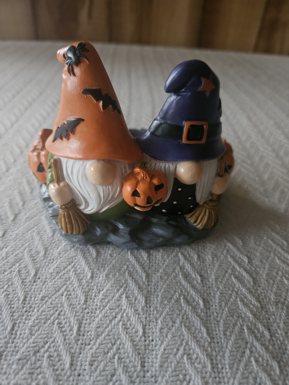 Yankee Candle Halloween Gnome Duo in Orange & Purple